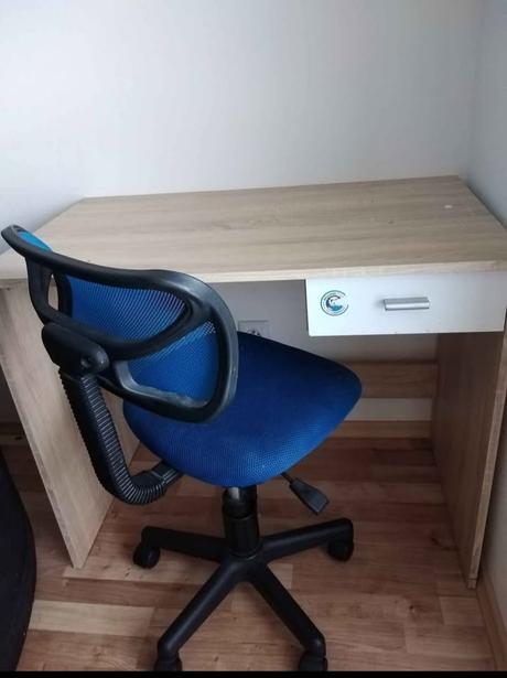 Darujem stôl a stoličku, 