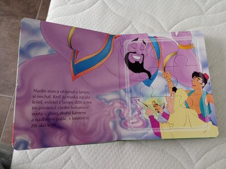 Kniha s puzzle,
