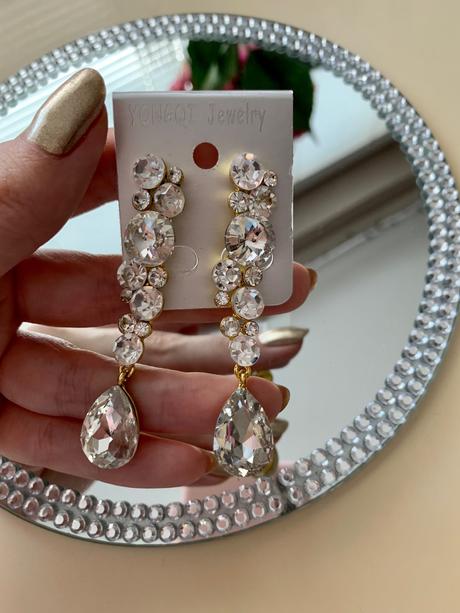 Nové dlhé náušnice, 