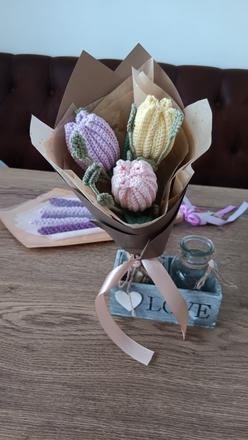 Jarná, veľkonočná kytica tulipánov, 