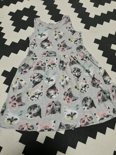 Nádherné tričkové šatičky s mačičkami na 4-6r., h&m,116