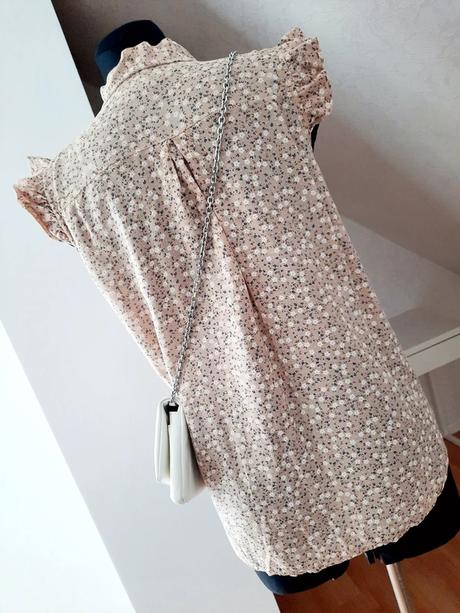 Blúzka s volánikmi, m