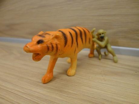 Plastové zvieratá, 