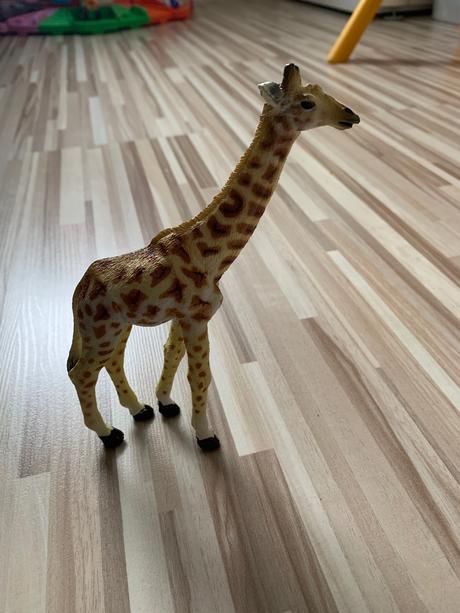 Figurka zirafy - nova nehrana, 