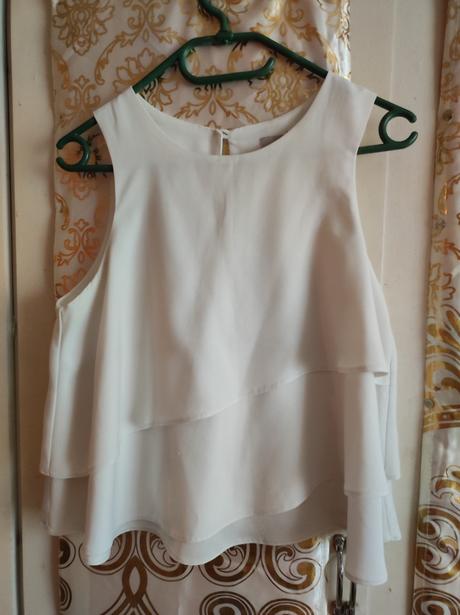 Volánový blúzkový top, 32