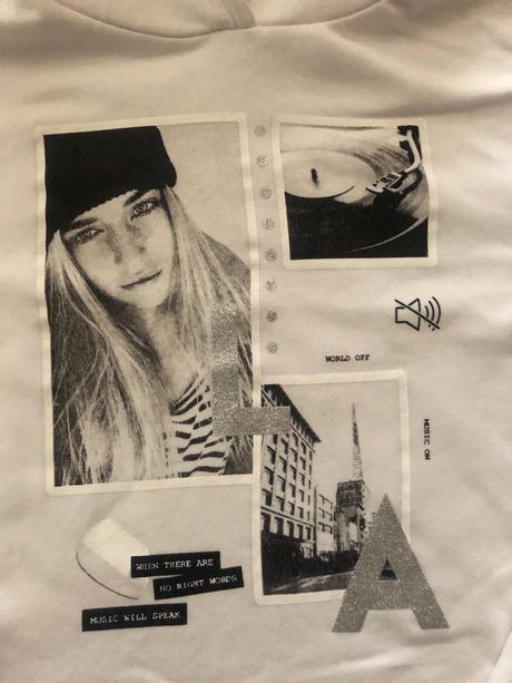 Mikina s kapucňou, 140