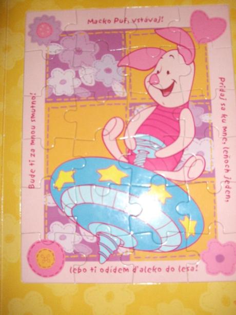 Knižka hádaniek a puzzlov - macko puf, disney,