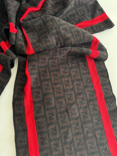 Fendi - kvalitný šál, 