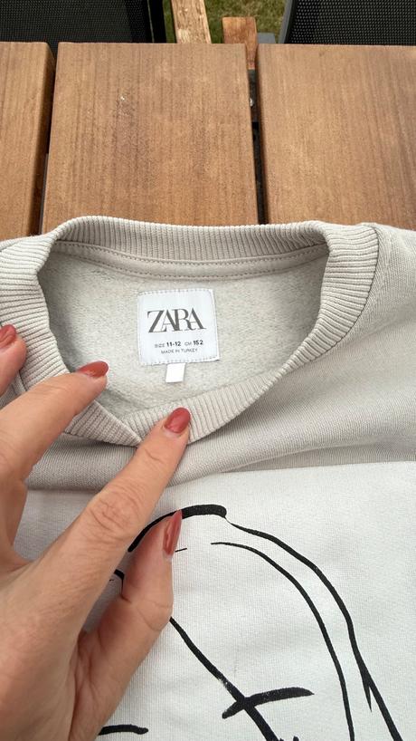 Mikina s tvárou a štrasom zara, zara,152