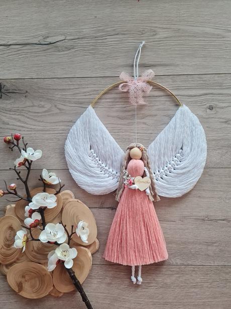 Macrame anjel na kruhu,