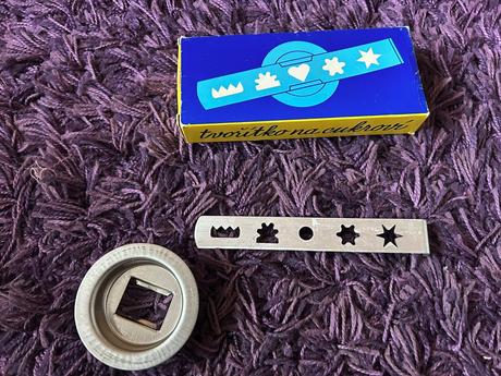 Nádstavec na mlynček na tvorbu lineckého pečiva, 