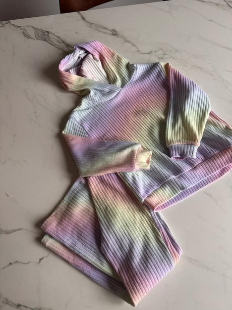 H&m duhovy set mikina a zvonove legíny 110, h&m,110