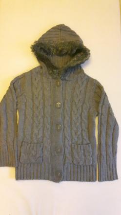 Dievčenský sveter, č. 146, 146