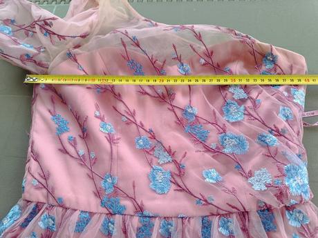 Spoločenské šaty, 38