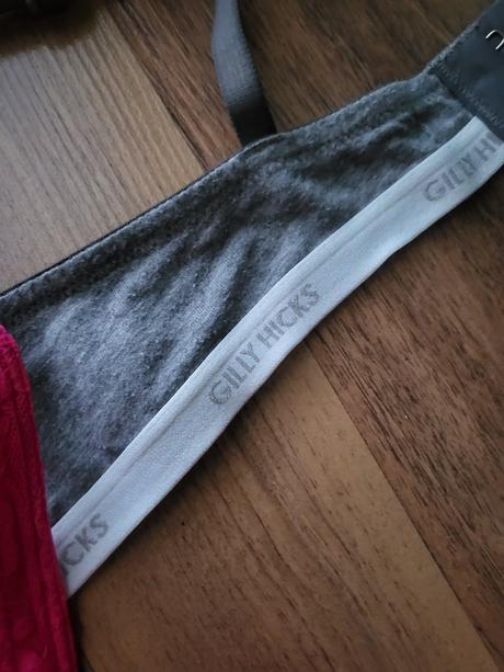 2x podprsenka + croptop v.s, s