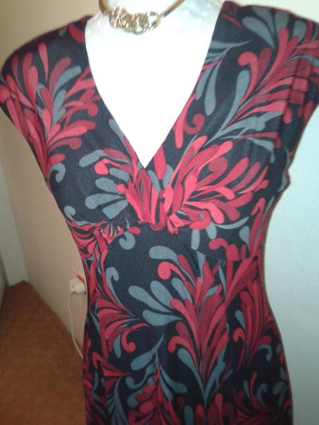 Červeno sivo čierne šaty z ameriky veľ. 38, 38