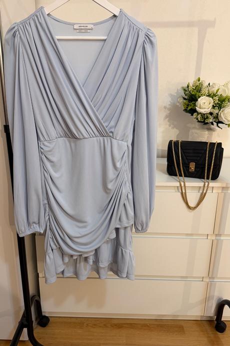 Elegantné šaty reserved jemná modrá, drapovanie, reserved,s