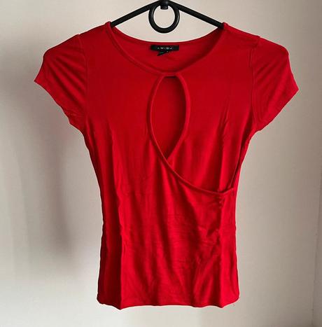 Cervene tricko s vystrihem, amisu,xs