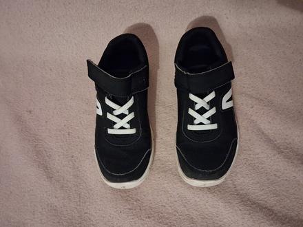 Tenisky s bielou podrážkou, decathlon,33