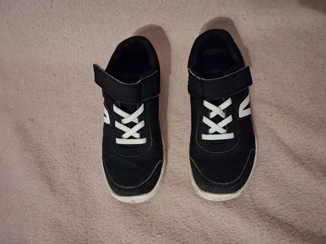 Tenisky s bielou podrážkou, decathlon,33