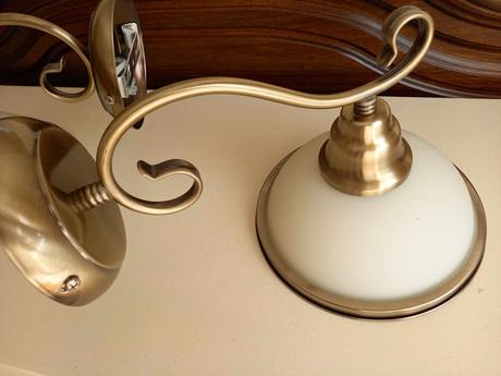 Nástenná lampa viola (mám 2 kusy), 