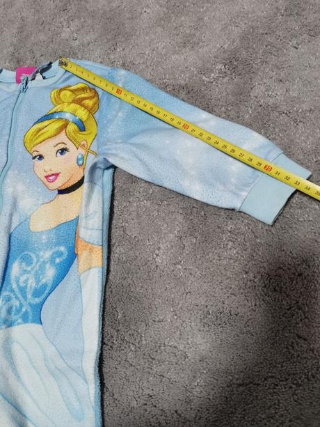 Popoluška overal, disney,86