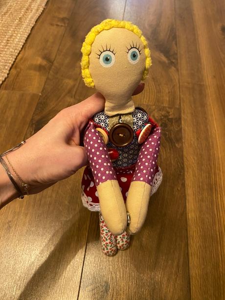 Gombíková bábika, 