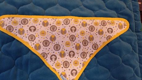 Podbradníky, slintaciky, aj vianočný, 