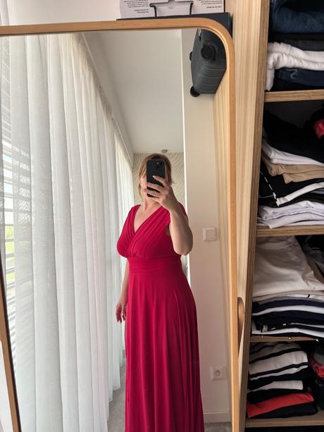 Malinove spoločenské šaty, 42