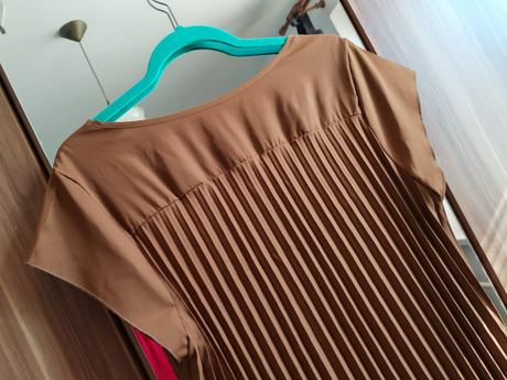 Krásne plisovane maxi šaty, 