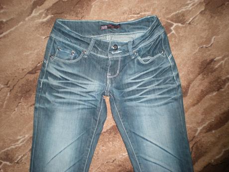 Tmavomodré rifle, 34