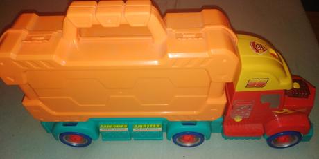 Montovaci a svietiaci kamión, 