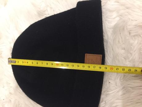 Čierna čiapka, 134