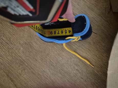 Balík topánok v super stave, 20