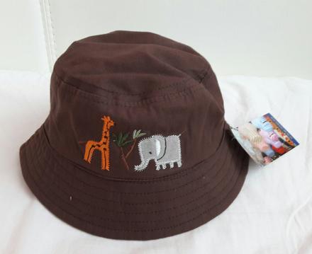 Klobúčik so zvieratkami (obvod 48 cm), 80