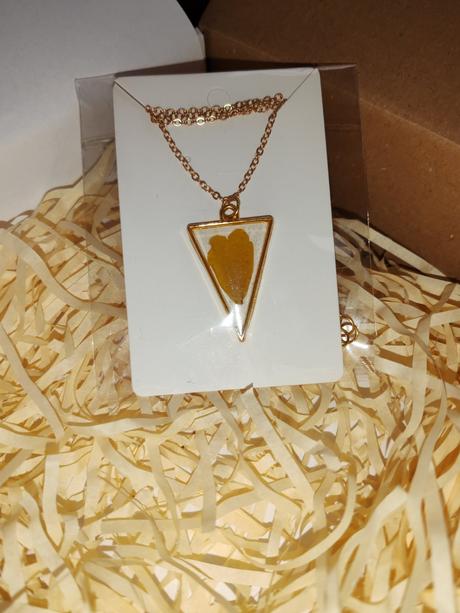 Nahrdelnik handmade s kvetinkou,