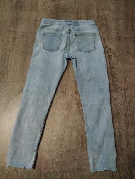 Rifle s potrhanym efektom, h&m,122