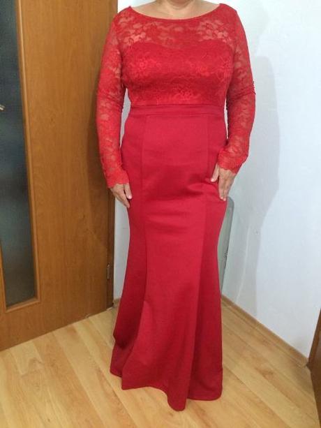 Spolocenske saty, 44