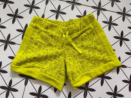 Šortky, benetton,110