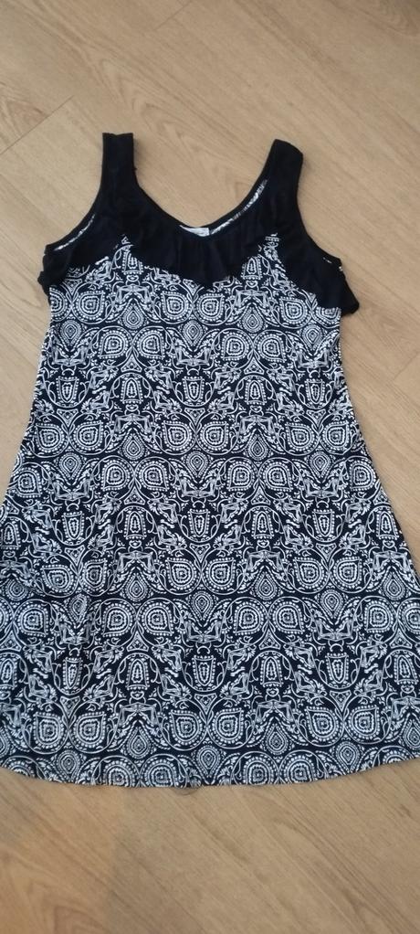 Letné šaty na ramienka, 42