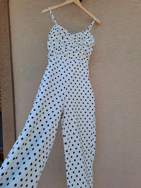 Biely bodkovaný overal bershka veľ. 40, bershka,40