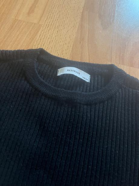 Tricko, reserved,128