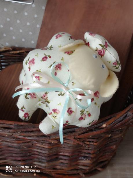 Roztomilá provance vidiecka ovečka super stav, 