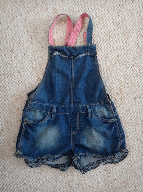 Šortky s trakmi, 152