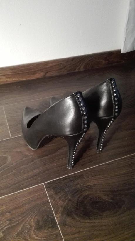 Kožené čierne lodičky s ostňami, graceland,40