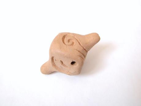 Ručne robená hlinená korálka,