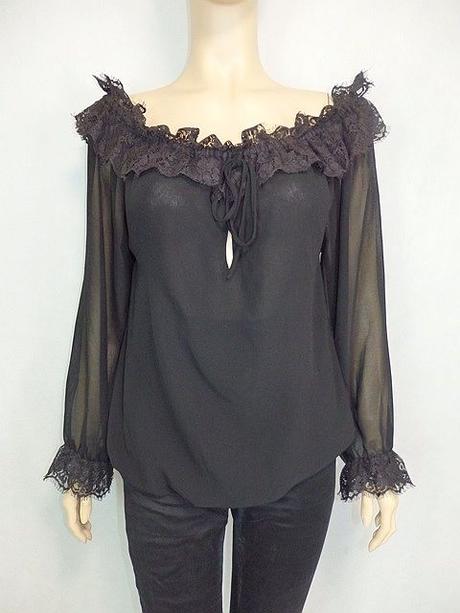 Kvalitná čierna blúzka s čipkou, s