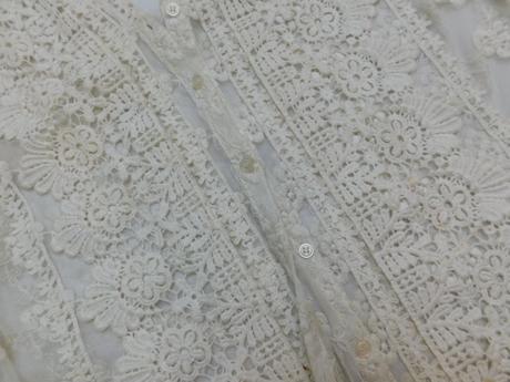 Velmi pekna kvalitna čipkovana bluzka, 42