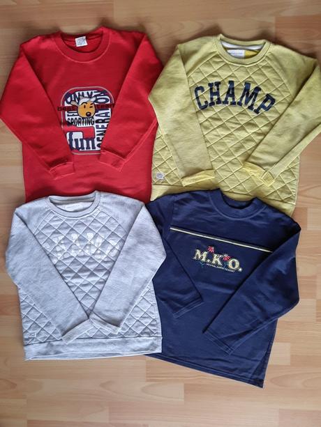 Dievčenských mikín, reserved,122