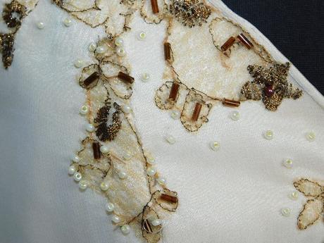 Velmi pekne spoločenske saty, 34